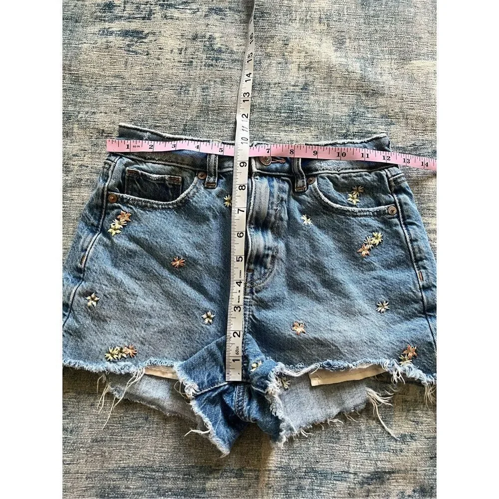 American Eagle Distressed Floral Embroidered High Rise Denim Mom Shorts Size 00